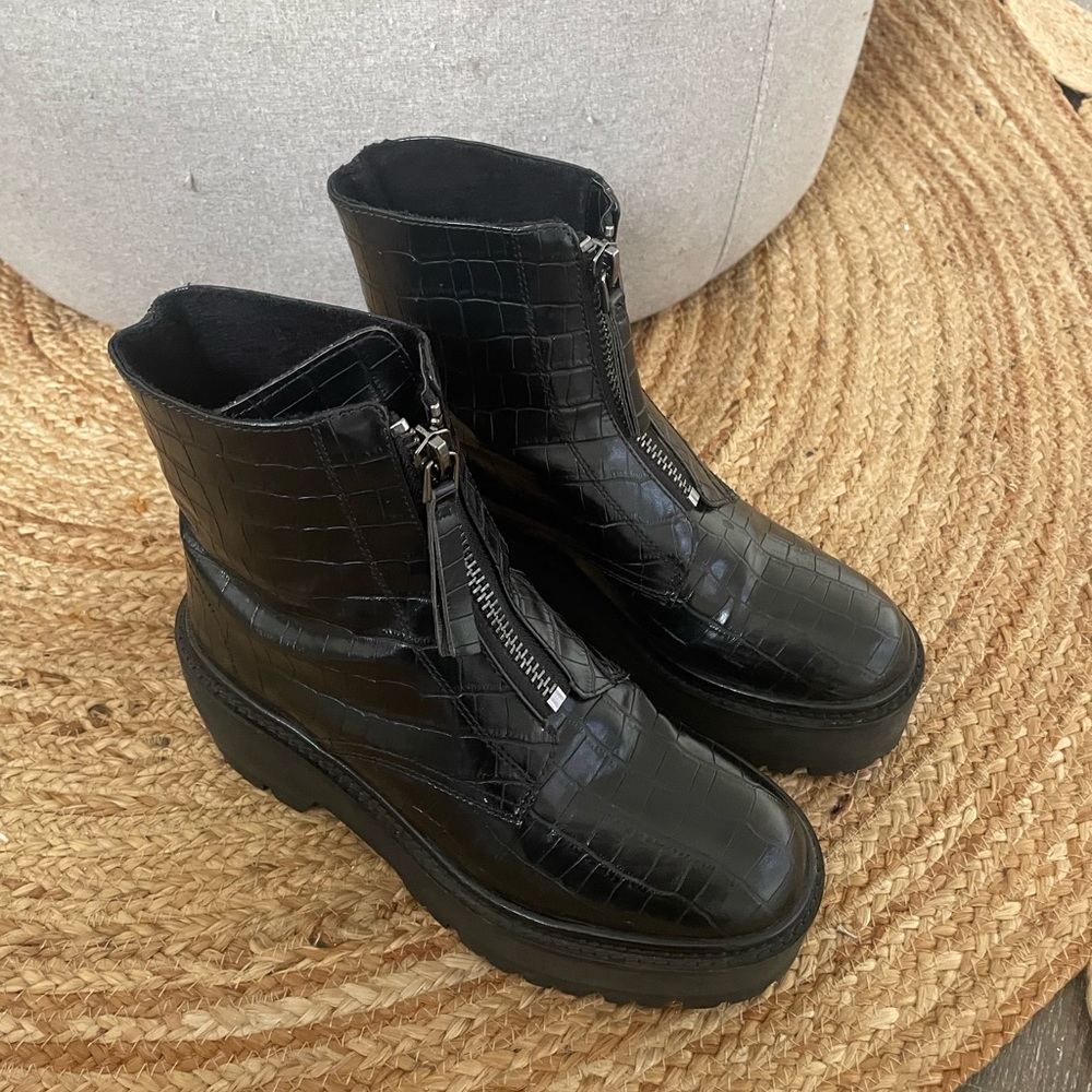 black platform boots 🦕